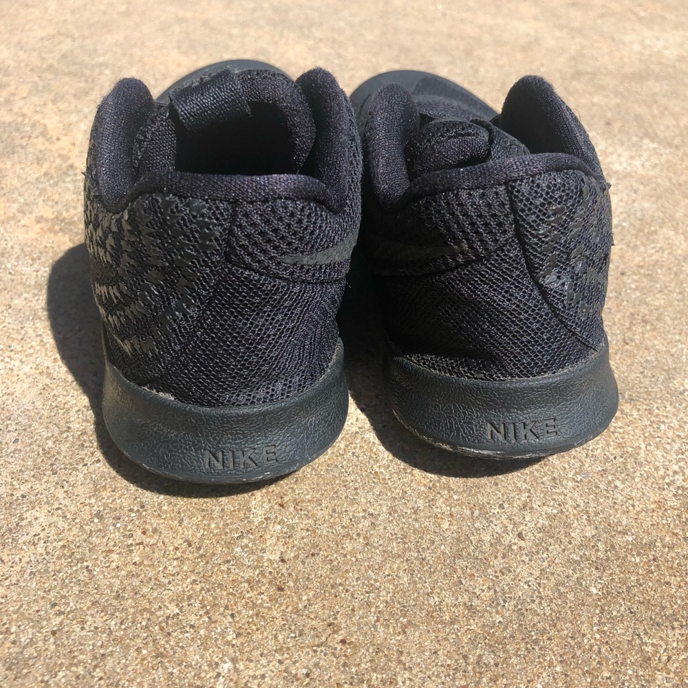 Kids Nike 10c Kyrie. VGUC